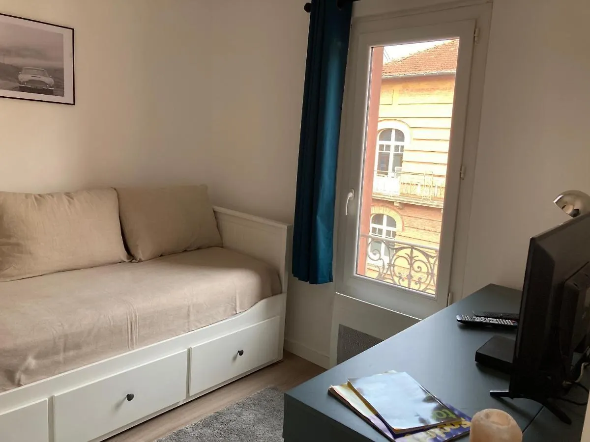 Апартаменты Le Jean Rieux, Studio Cosy, Place Dupuy Тулуза